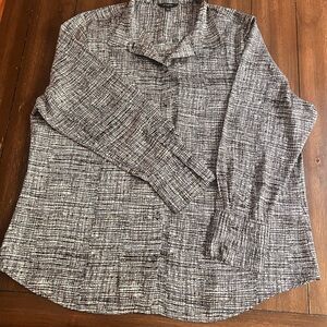 Banana Republic Black and White Casual Button Down Shirt